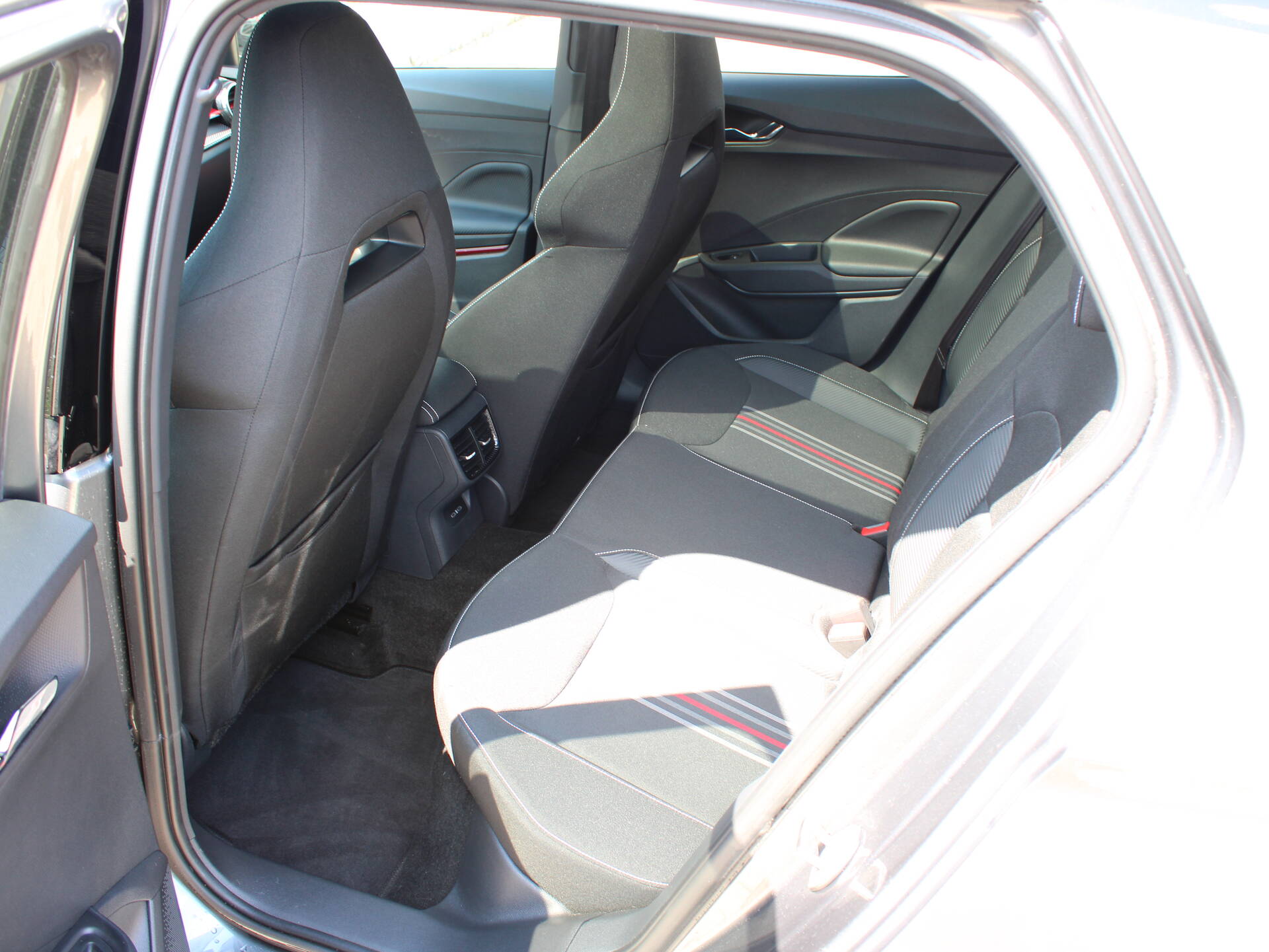 product-gallery-image