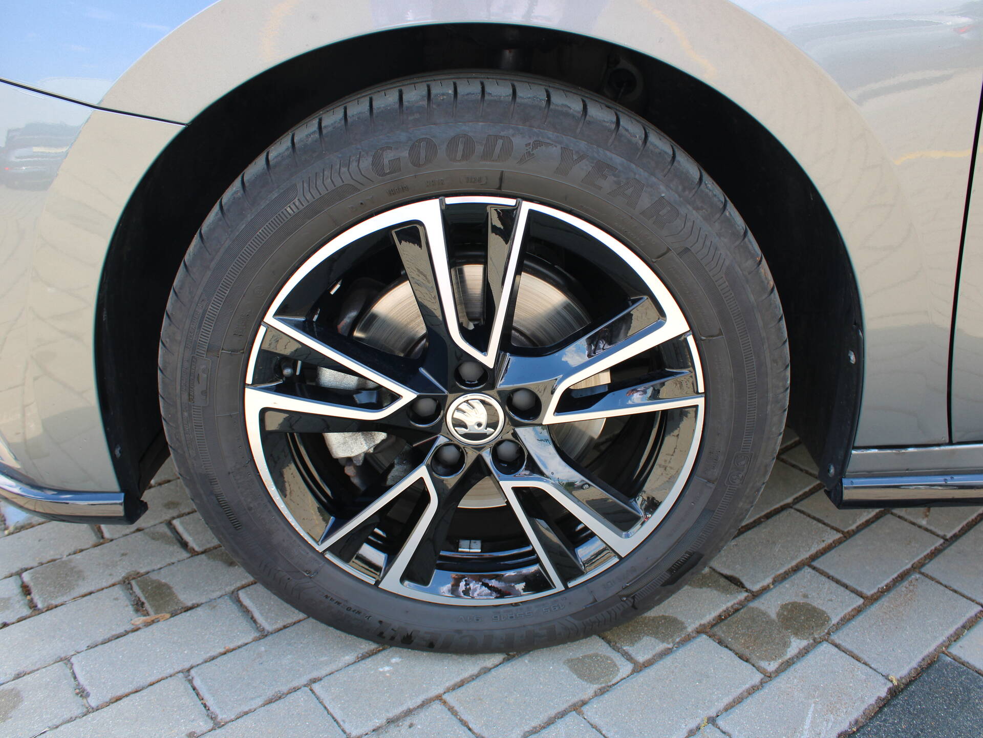 product-gallery-image