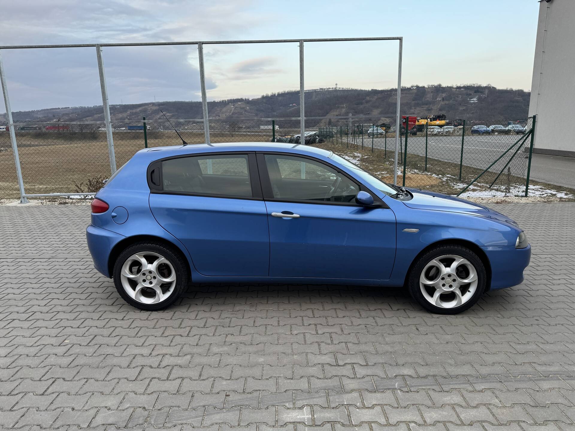 product-gallery-image