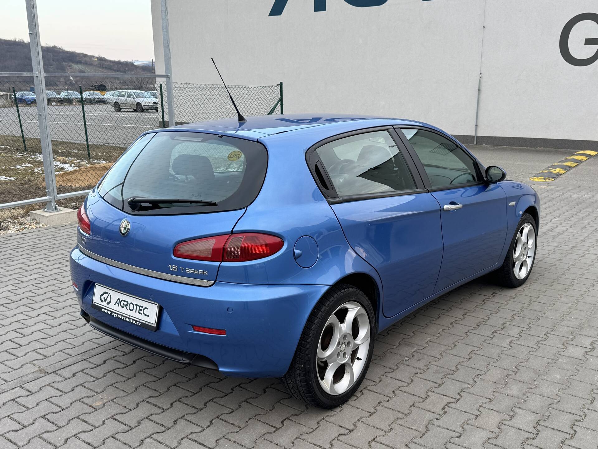 product-gallery-image