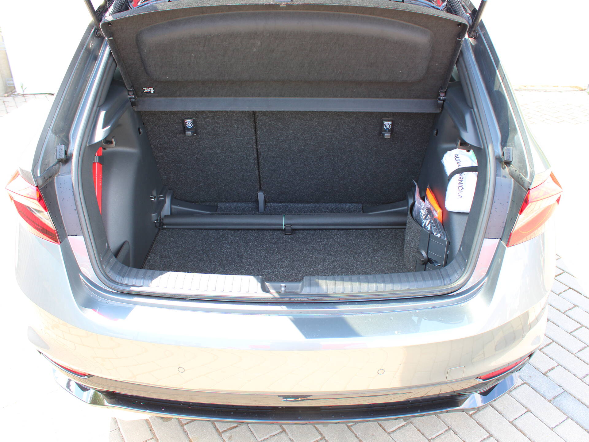 product-gallery-image